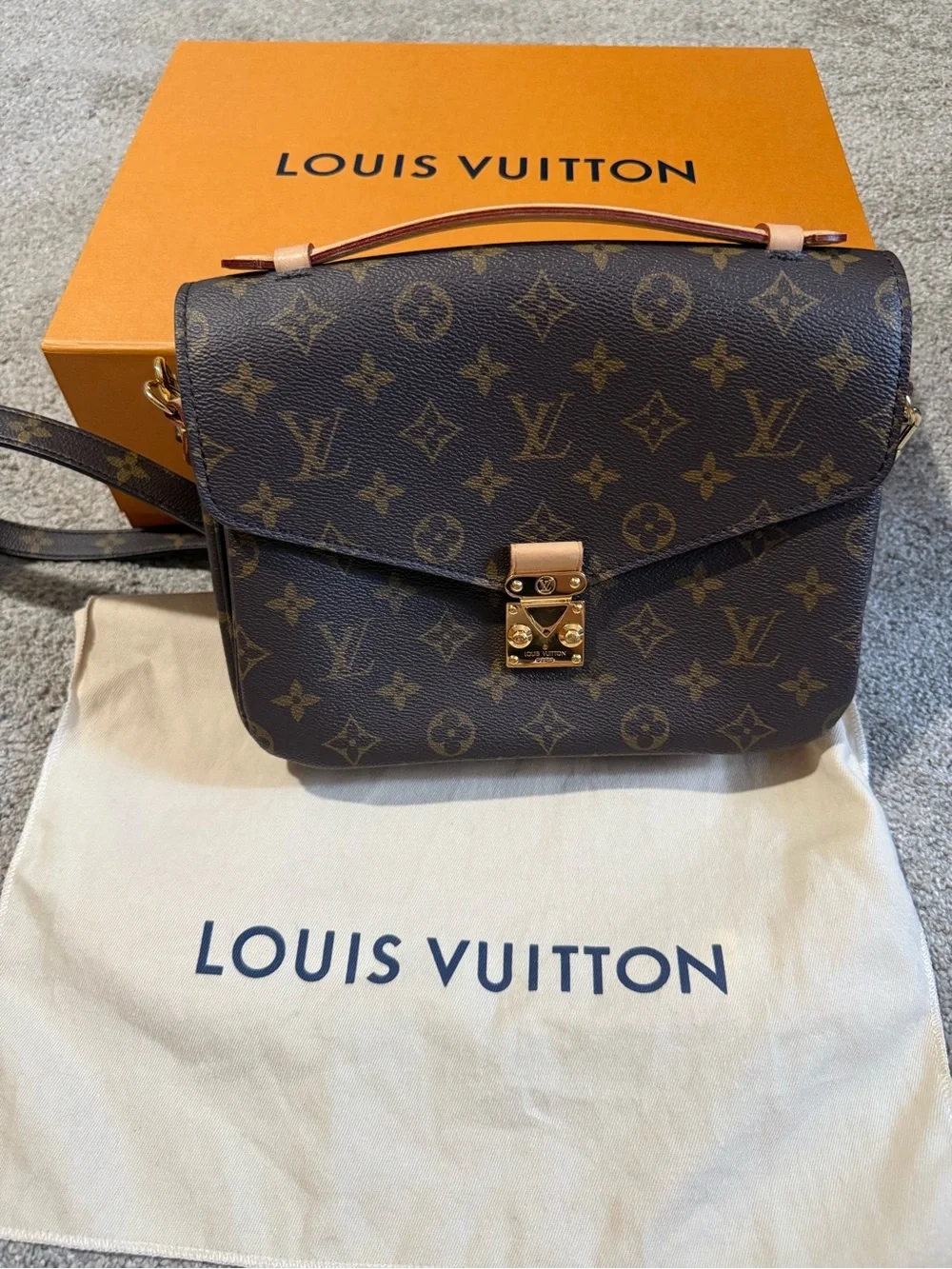 Louis Vuitton Pochette Métis
